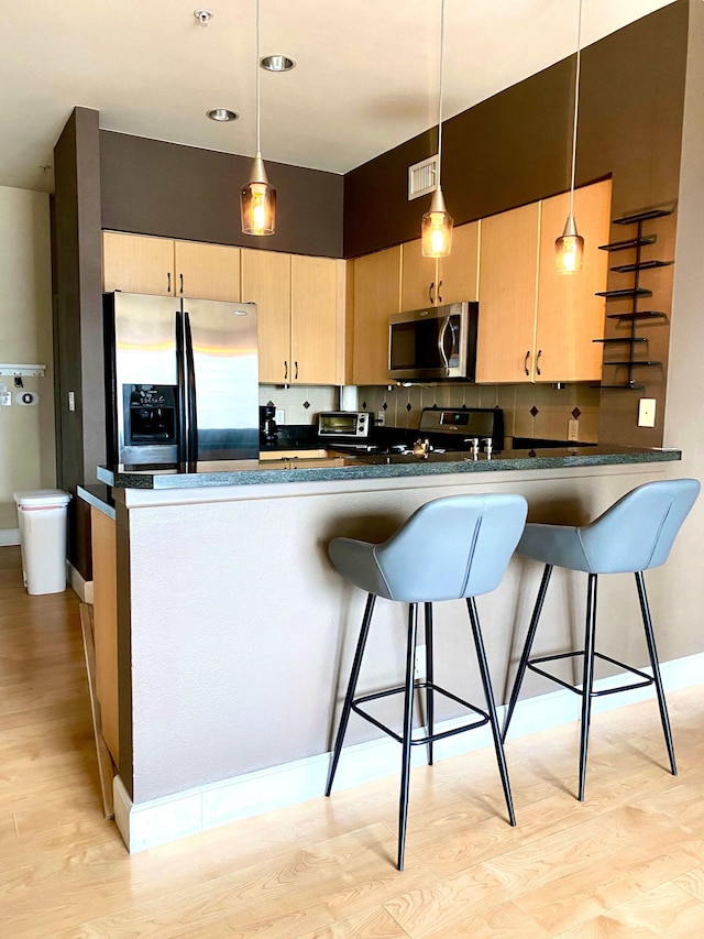 Allura Gaslamp Pool Spa Gym Extra Office Nook