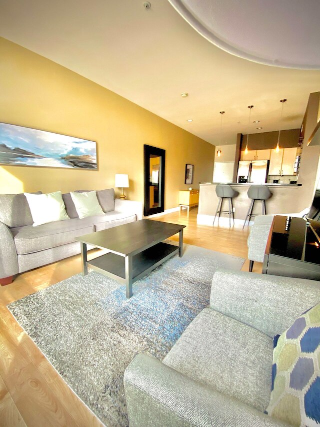 Allura Gaslamp Pool Spa Gym Extra Office Nook