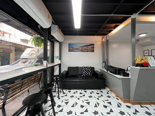 Pratunam Family House 2