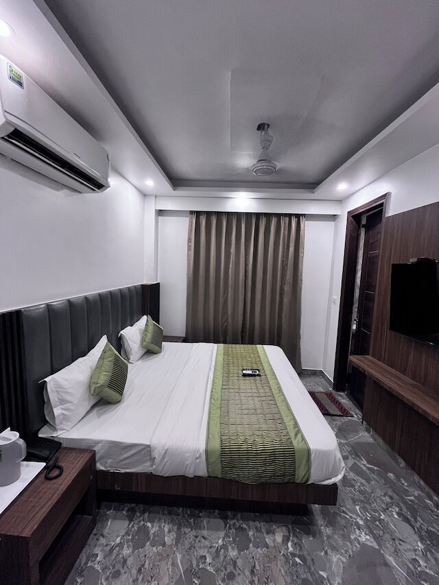 ハヴェリヤ ホームズ BB レジデンシー