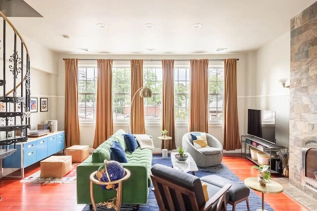 Lofty Bright Greenwich Getaway w Private Rooftop