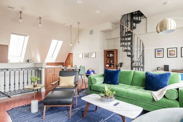 Lofty Bright Greenwich Getaway w Private Rooftop