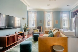 Airy Greenwich Retreat With Private Deck