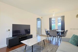 マンチェスター 3 ベッズ スリープス 6 ウィズ オンサイト パーキング