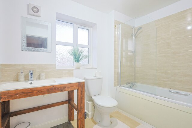 マンチェスター 3 ベッズ スリープス 6 ウィズ オンサイト パーキング