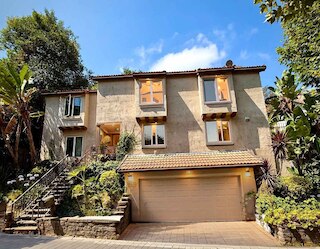 アルーラ スタジオシティ メディタレニアン ウィズ プライベートプール