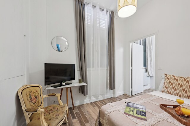 Stylish 1BR Flat Near Luxembourg Gardens