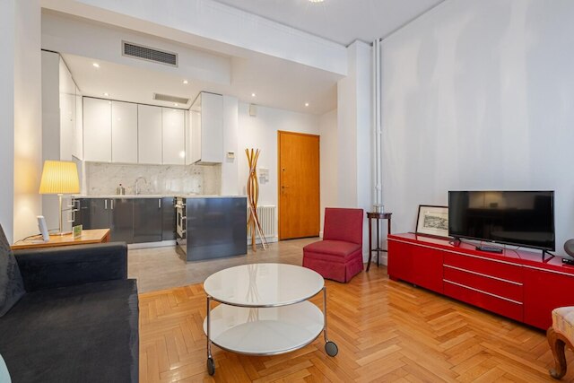 コージー アクロポリス 1BD アパートメント