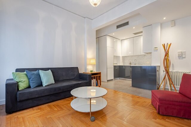 コージー アクロポリス 1BD アパートメント