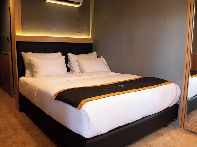 クラサン リバーサイド リゾート ジョグジャ