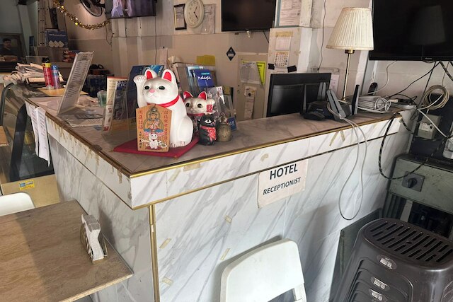 シャ ラ ラ ホステル