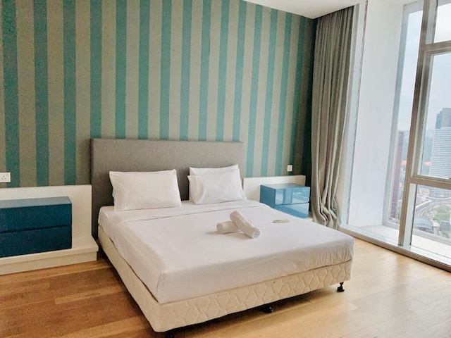 KLCC プラチナム バイ RR