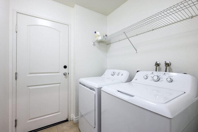 プライベート エントリー コージー スイート ウィズ パティオ バス キチネット