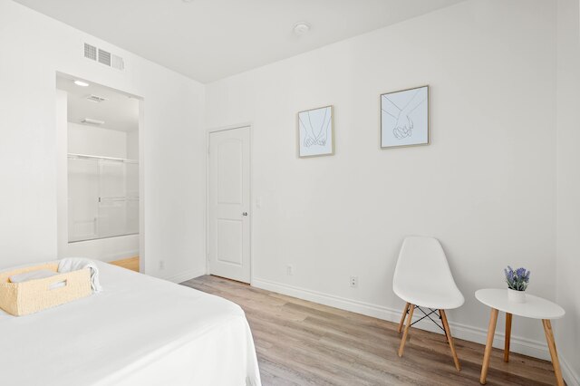 プライベート エントリー コージー スイート ウィズ パティオ バス キチネット