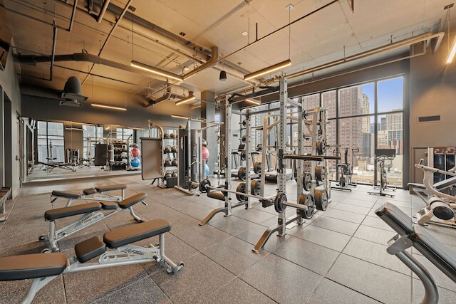 Luxury 3 Bed 3 Bath High Rise With Gym Amenities