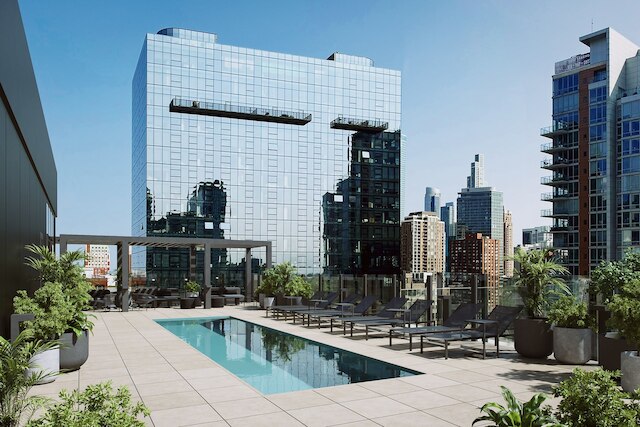 Luxury 3 Bed 3 Bath High Rise With Gym Amenities