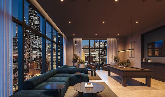 Luxury 3 Bed 3 Bath High Rise With Gym Amenities