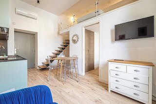 A/C Mezzanine Apt 2br/4p - Place Garibaldi