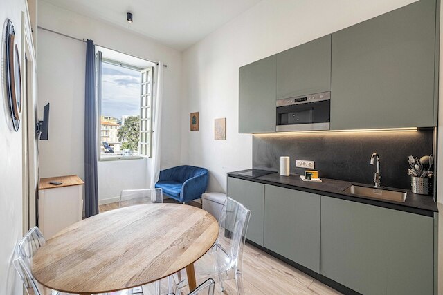 A/C Mezzanine Apt 2br/4p - Place Garibaldi