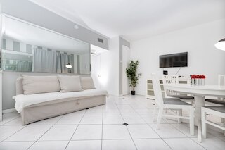 Collins Beach Apartments