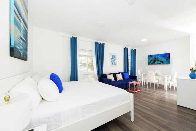 Collins Beach Apartments