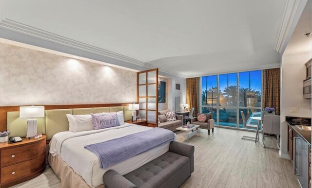 The Deuce's Wild at Signature Hotel