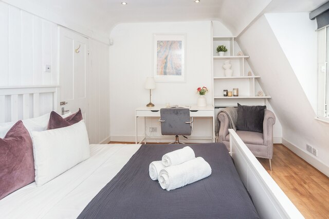 スペーシャス 3ベッドルーム 2バスルーム フラット イン セントラル ソーホー