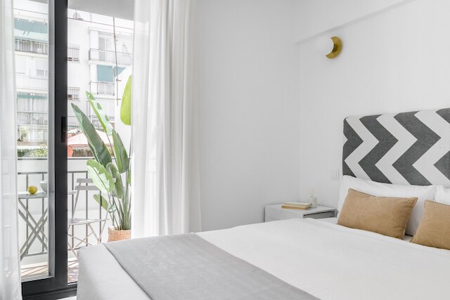 クール アパートメンツ バイ オララ ホームズ