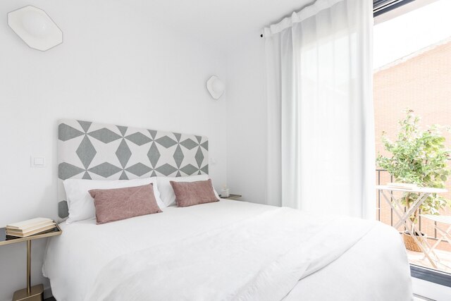 クール アパートメンツ バイ オララ ホームズ