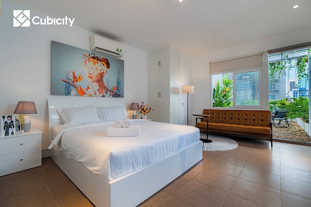 Cubicity Metro House