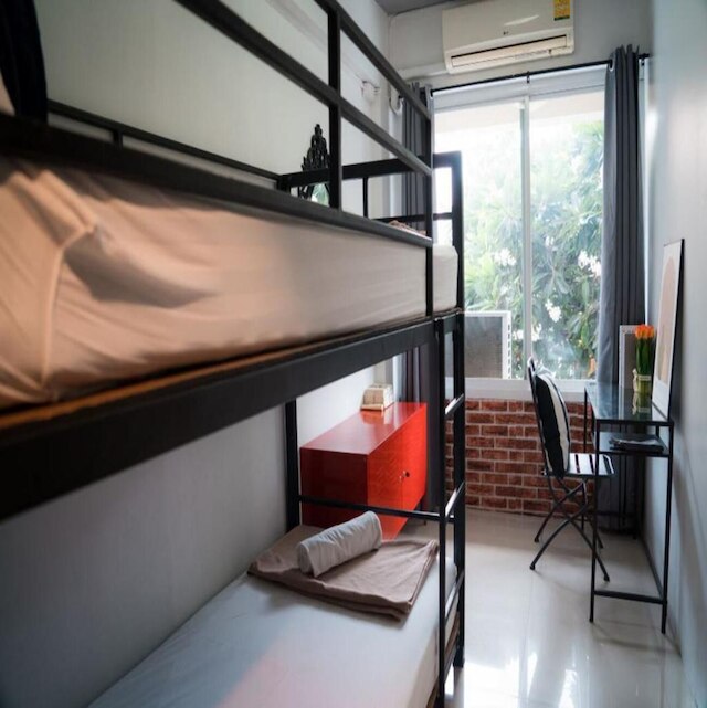 Nature Home Hostel & Cafe