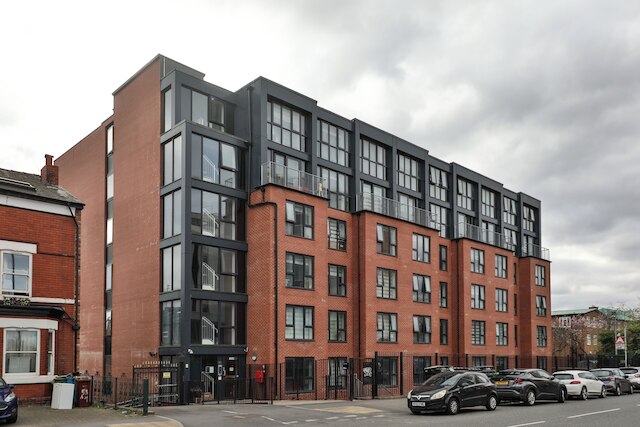 スチューデント オンリー タットン ハウス