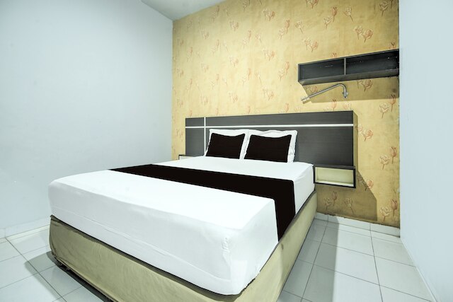 OYO 94781 Hotel Lucky Inn Makassar