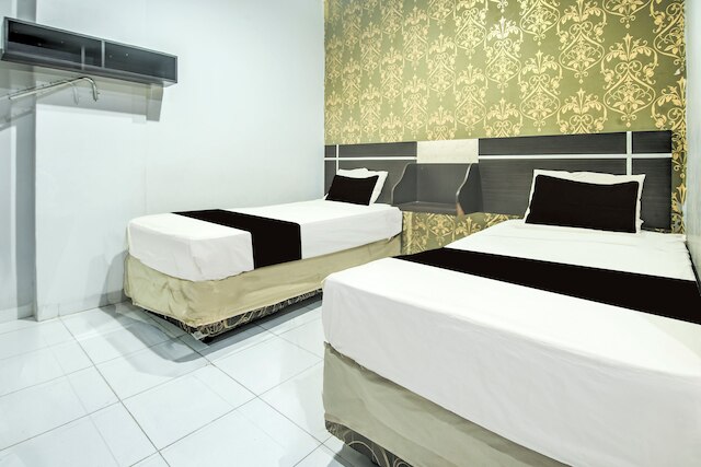 OYO 94781 Hotel Lucky Inn Makassar