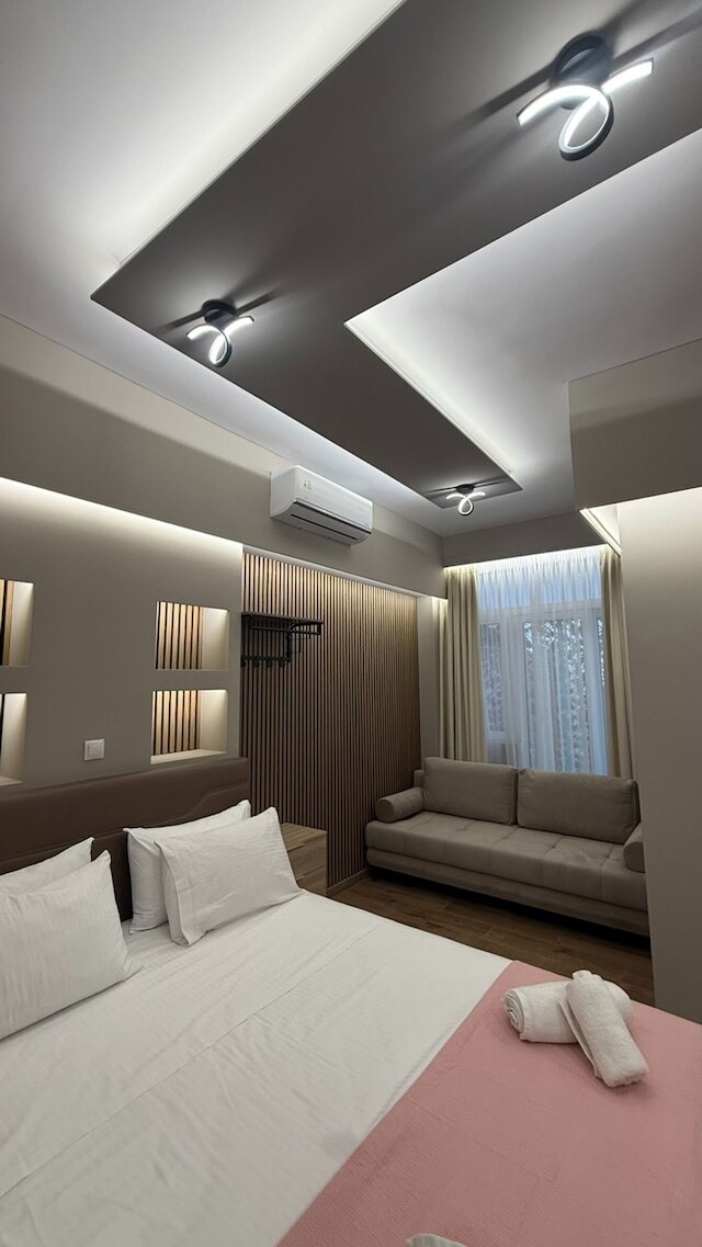 モナスティラキ 110 スーパーホスト ハブ