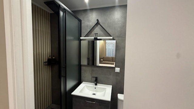 モナスティラキ 110 スーパーホスト ハブ