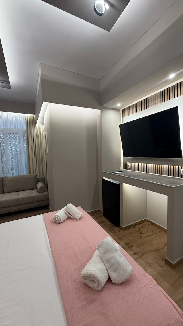 モナスティラキ 110 スーパーホスト ハブ