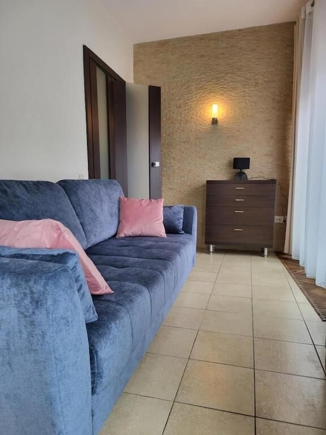 アンバー ホステル スラク