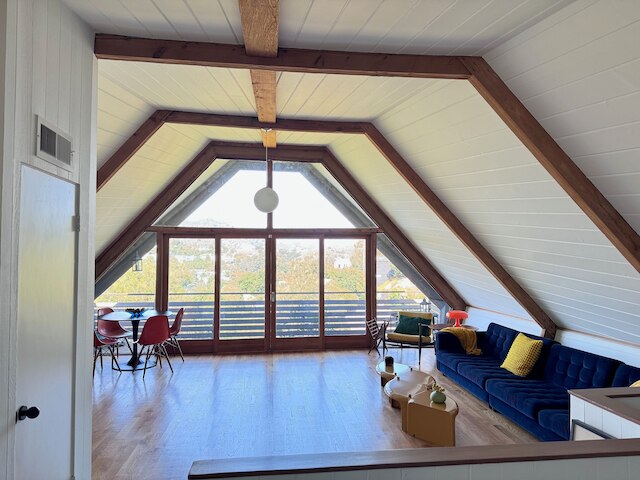 Iconic Gesner Boat House w View of Hollywood Sign