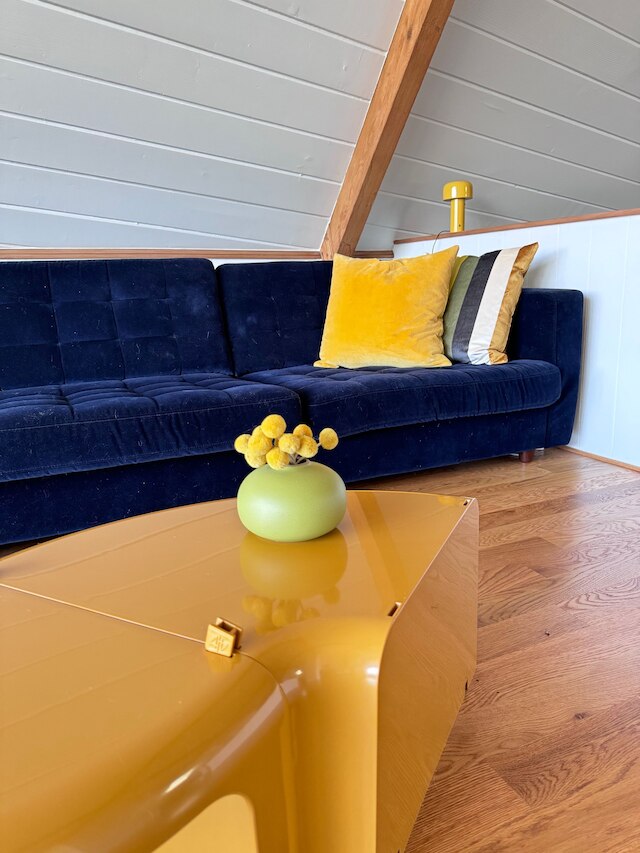 Iconic Gesner Boat House w View of Hollywood Sign