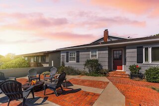 ポイント ロマ ホーム ウィズ プッティンググリーン, ファイアピット + ゲームルーム & ビーチアクセス ゾラ ストリート バイ アヴァントステイ