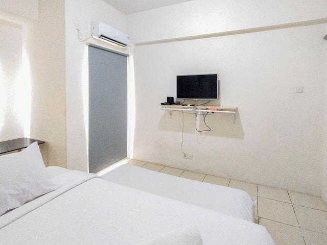 Minimalist 1Br Without Living Room At Pavilion Permata Apartment