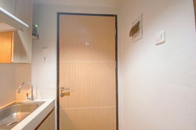 Brown Toned 1Br Without Living Room Apartment At The Alton