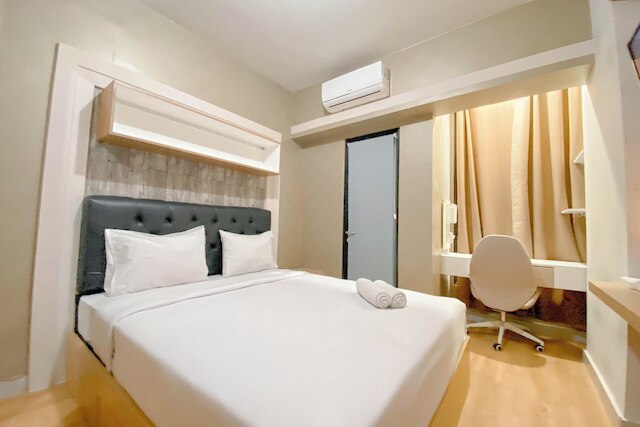 Brown Toned 1Br Without Living Room Apartment At The Alton