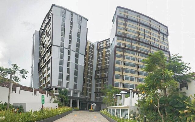 Warm And Minimalist Studio Apartment At Patraland Amarta