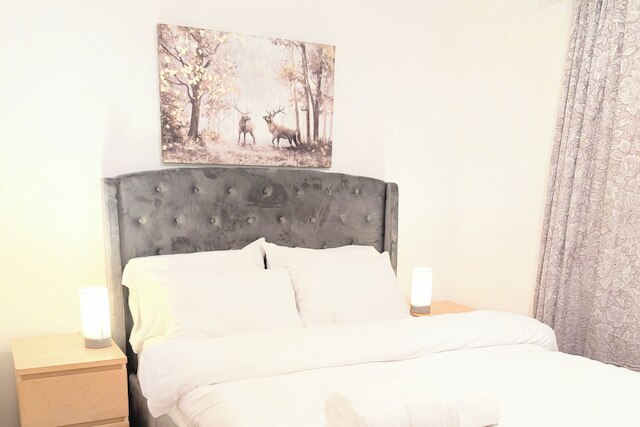 2ベッド - スリープス 4 - フリー パーキング - 5 ミン トゥ センター