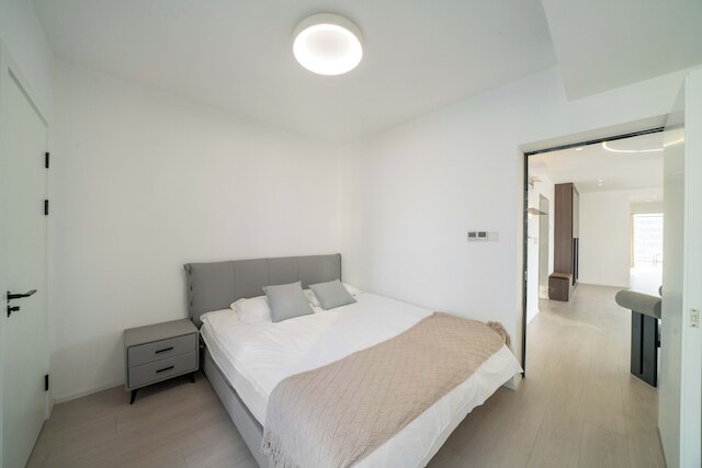 Book and Bed-Lujiabang