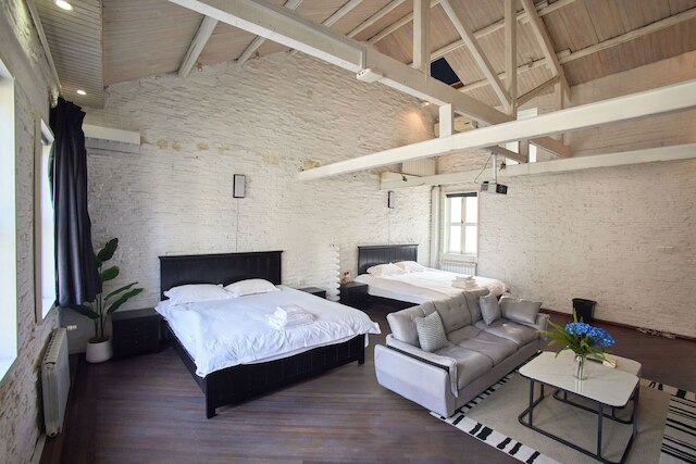 Book and Bed-Jingan Temple