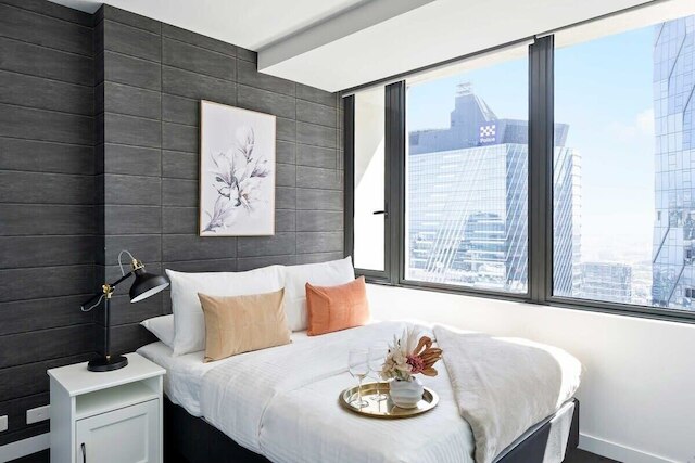 A Cozy 2BR Apt on Spencer St With Free Parking