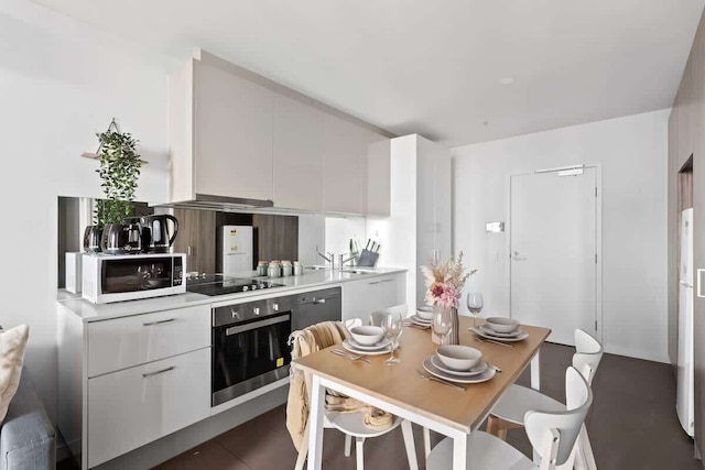 Modern Apartment Steps From Central Station